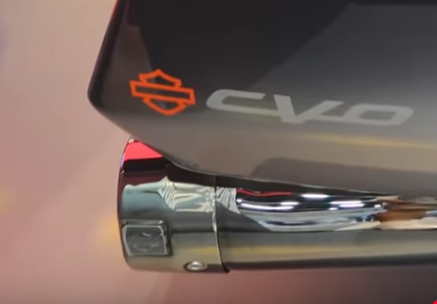 Verstellbarer Auspuff Umbau Harley CVO Road Glide