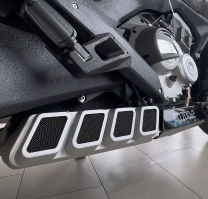 Verstellbarer Auspuff-Umbau Benda LFC 700